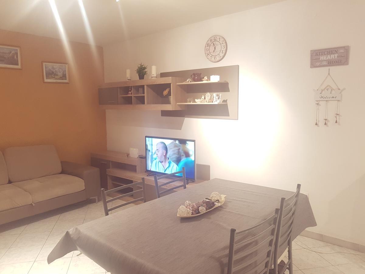 Apartman 4 Kilometar To City Centar スプリト エクステリア 写真